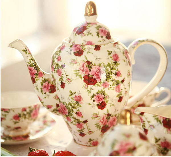 New Design Retro Flowers Bone China Tea & Coffee Set